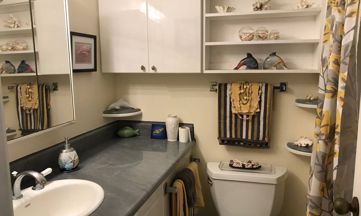 Photo of Bathroom in Makaha