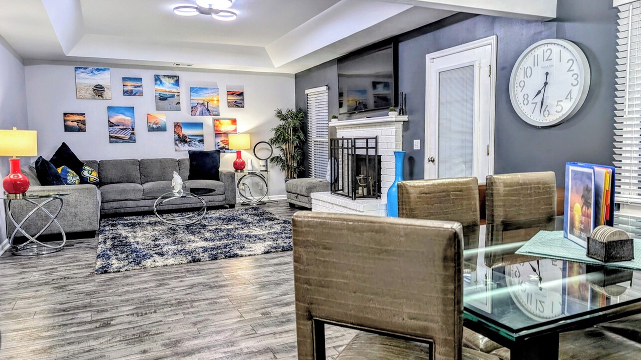 Photo of Livingroom in Whitemarsh Island