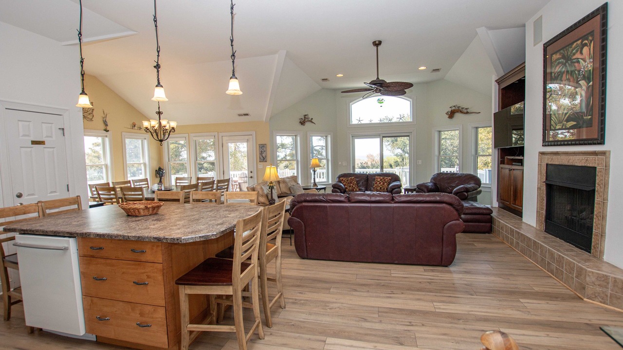 Photo of Livingroom in Corolla Light