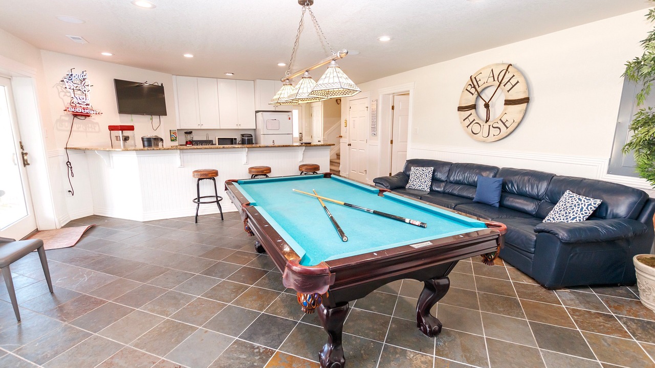 Photo of Livingroom in Pine Island
