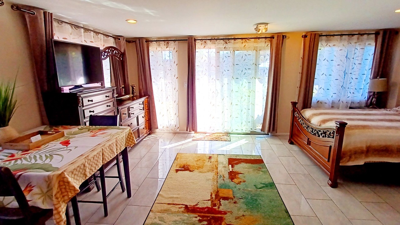 Photo of Bedroom in Waialua