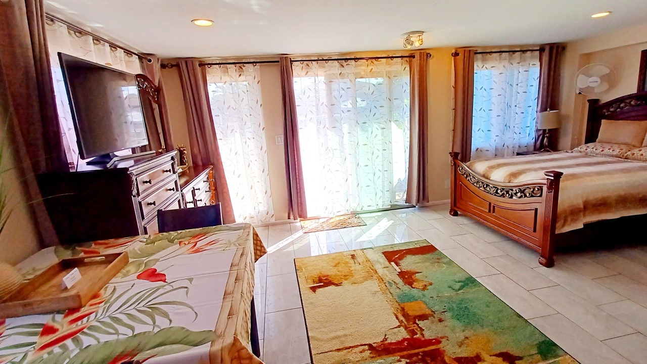Photo of Bedroom in Waialua