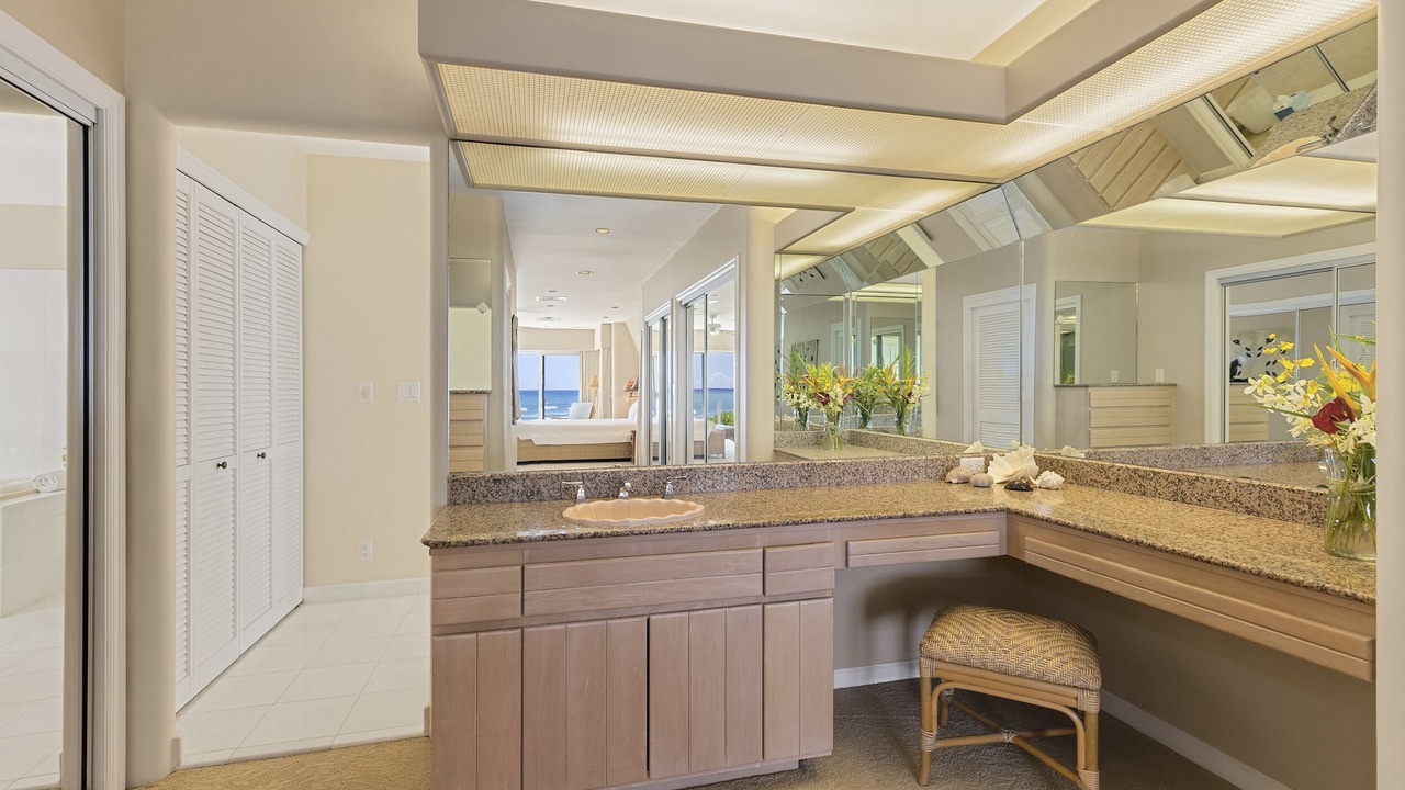 Photo of Bathroom in Diamond Head - Kapahulu - St. Louis