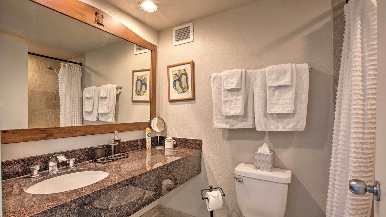 Photo of Bathroom in Waikiki