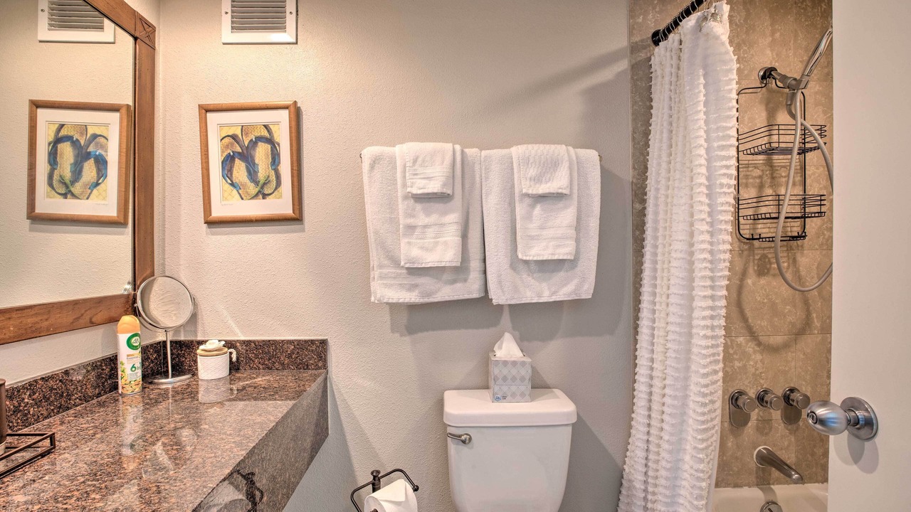 Photo of Bathroom in Waikiki