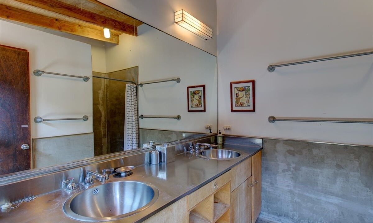 Photo of Bathroom in Puako