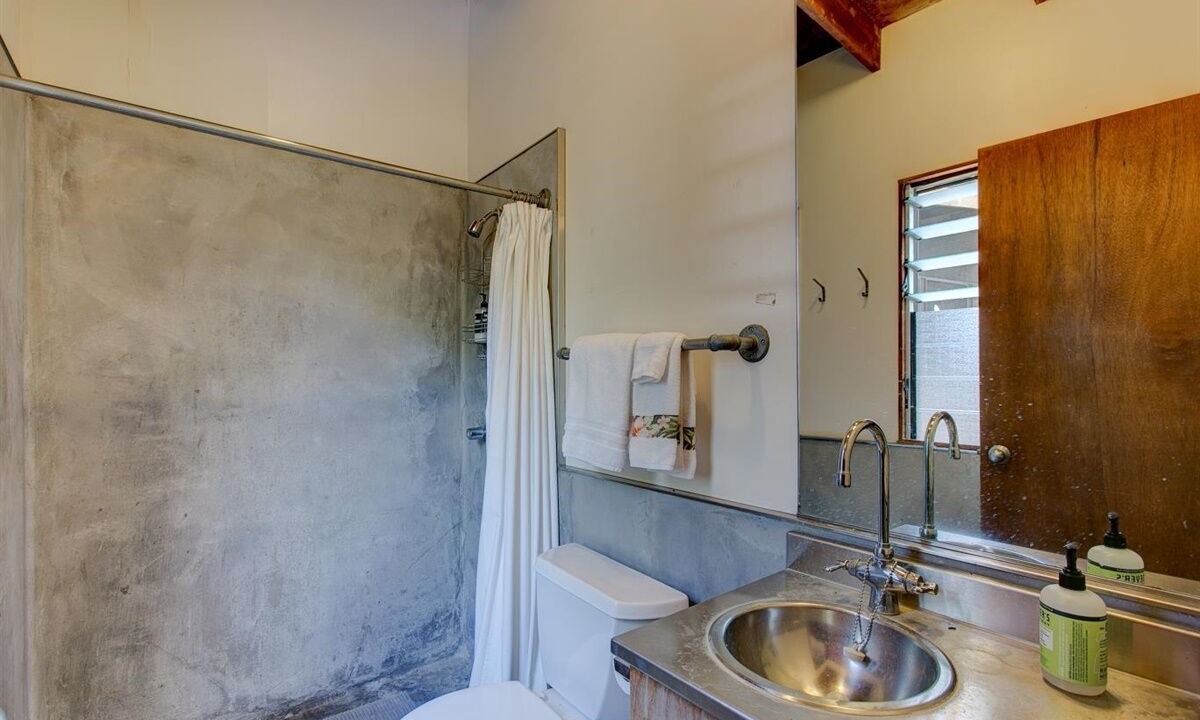 Photo of Bathroom in Puako