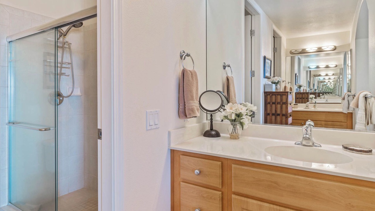 Photo of Bathroom in Historic Kailua Village