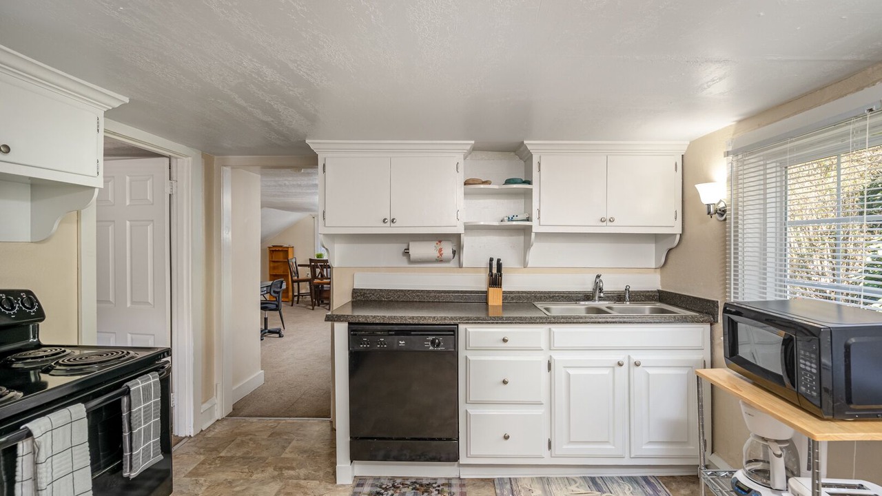 Photo of Kitchen in Buckroe Beach