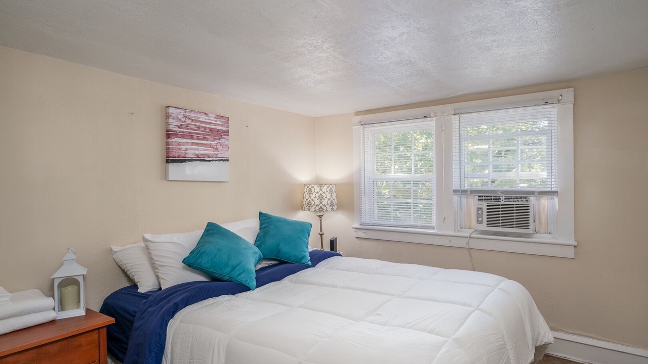 Photo of Bedroom in Buckroe Beach