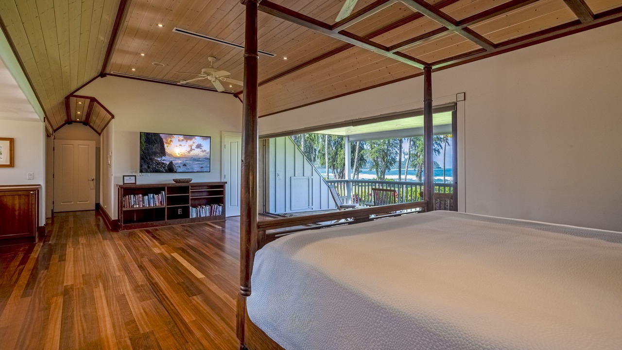 Photo of Bedroom in Hanalei