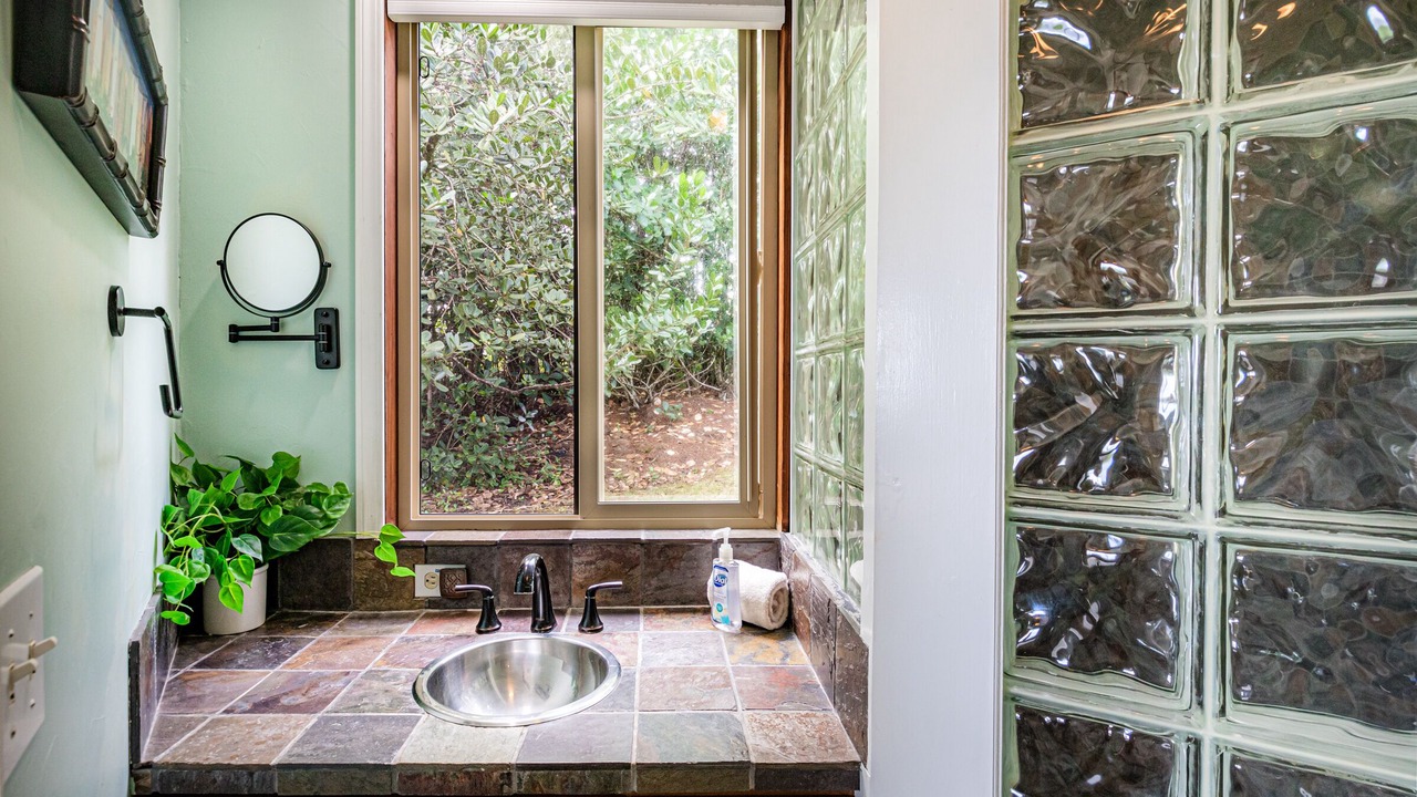 Photo of Bathroom in Keaau
