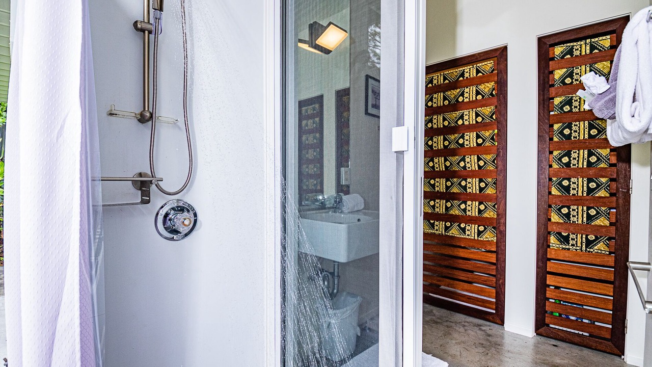 Photo of Bathroom in Puna Palisades