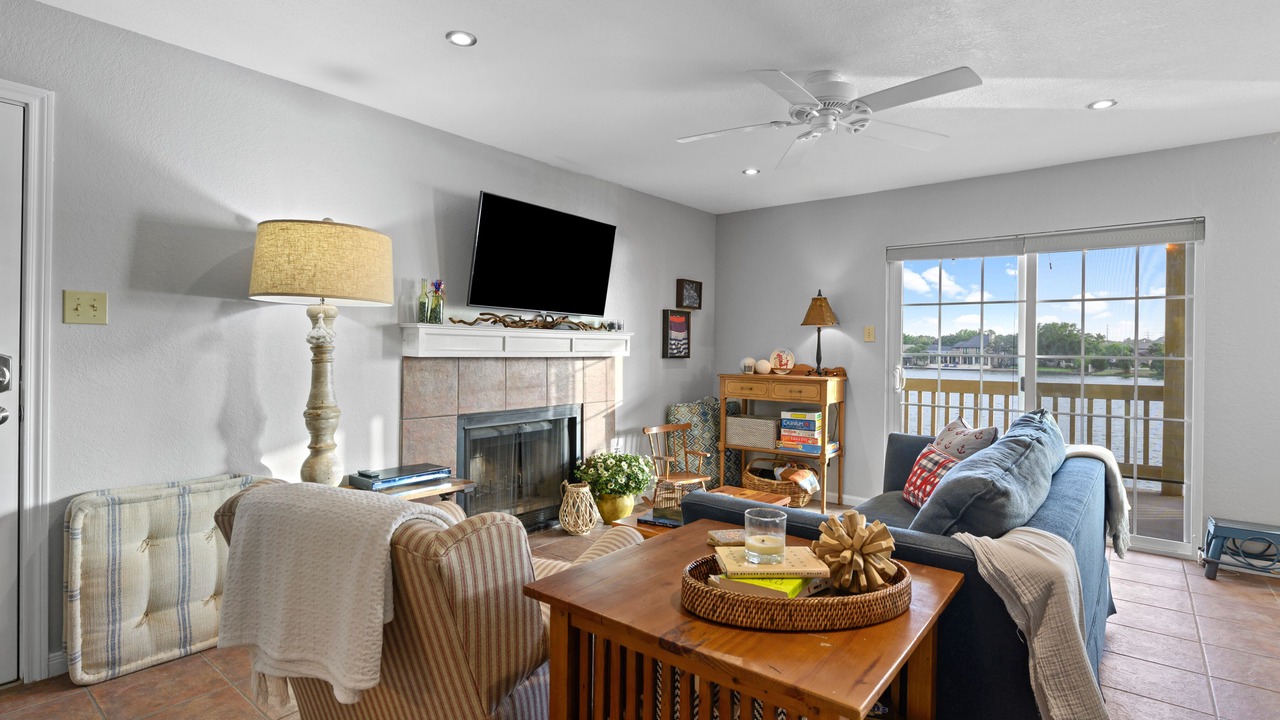 Photo of Livingroom in Horseshoe Bay