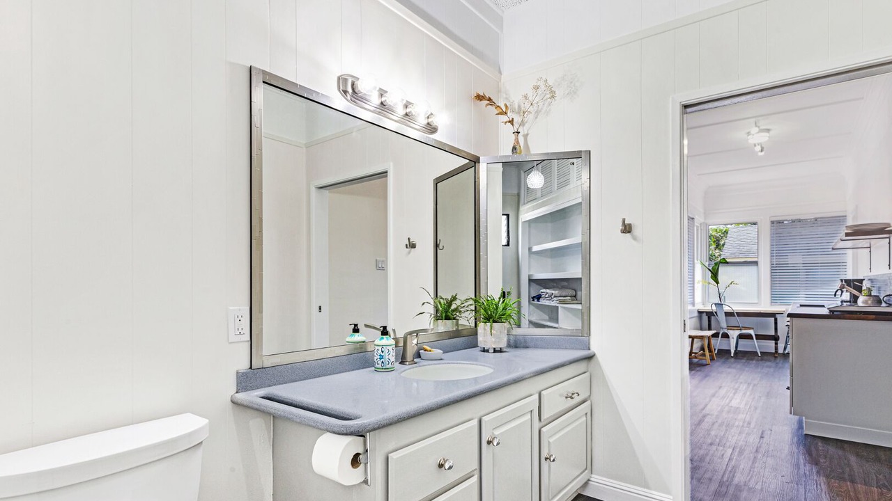 Photo of Bathroom in Wailuku