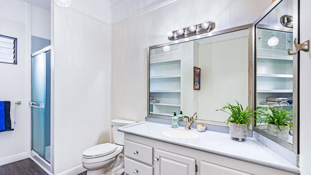 Photo of Bathroom in Wailuku