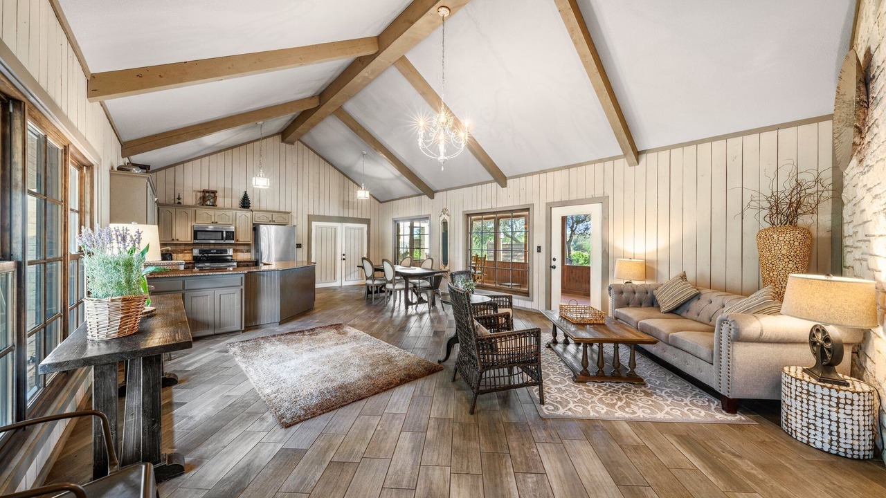 Photo of Livingroom in Johnson City