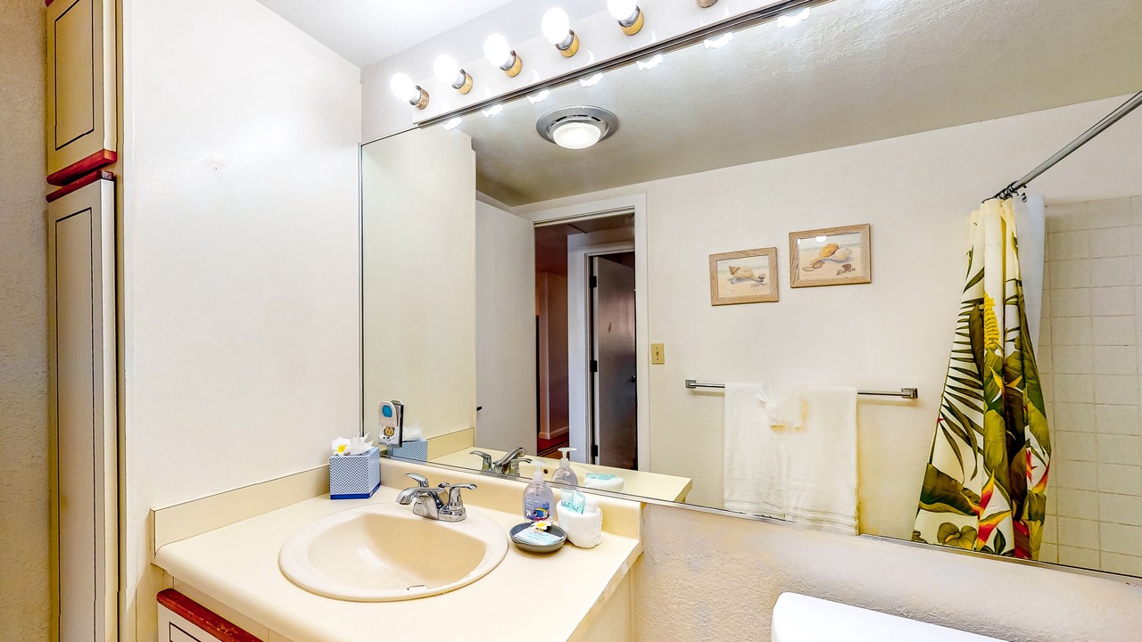 Photo of Bathroom in Maalaea