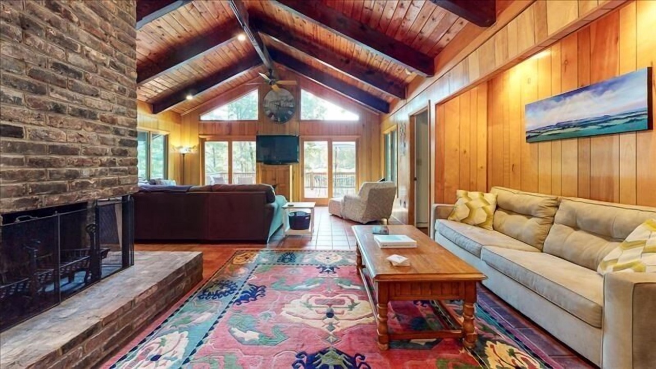 Photo of Livingroom in Huddleston
