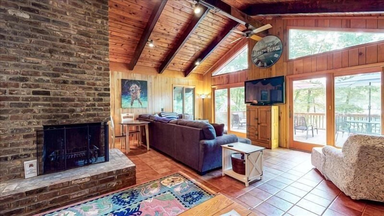 Photo of Livingroom in Huddleston