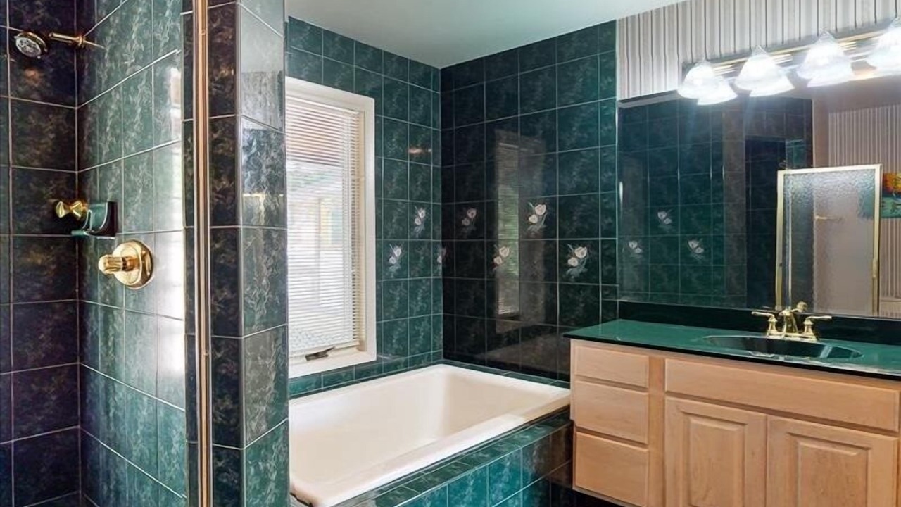 Photo of Bathroom in Huddleston
