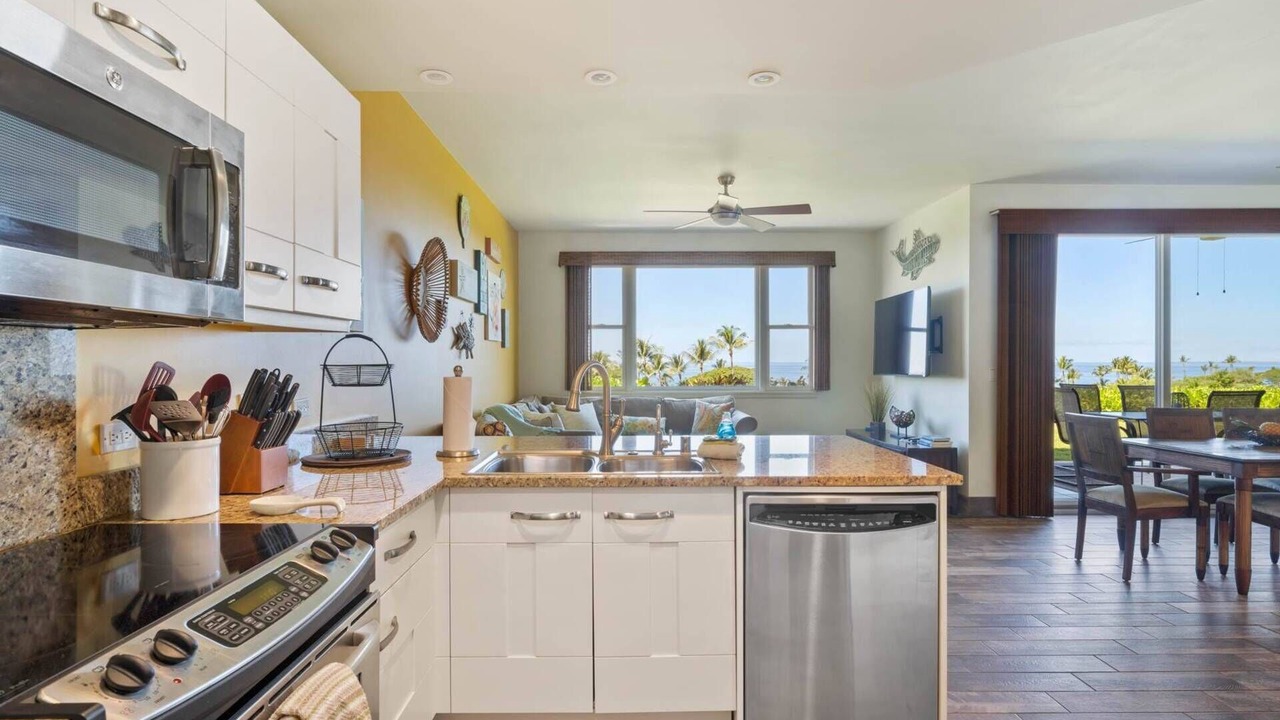 Photo of Kitchen in Kahaluu Bay