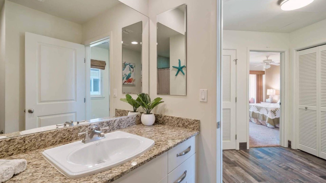 Photo of Bathroom in Kahaluu Bay