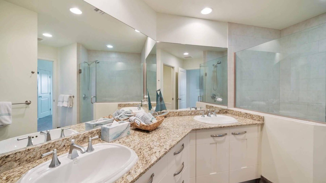 Photo of Bathroom in Kahaluu Bay