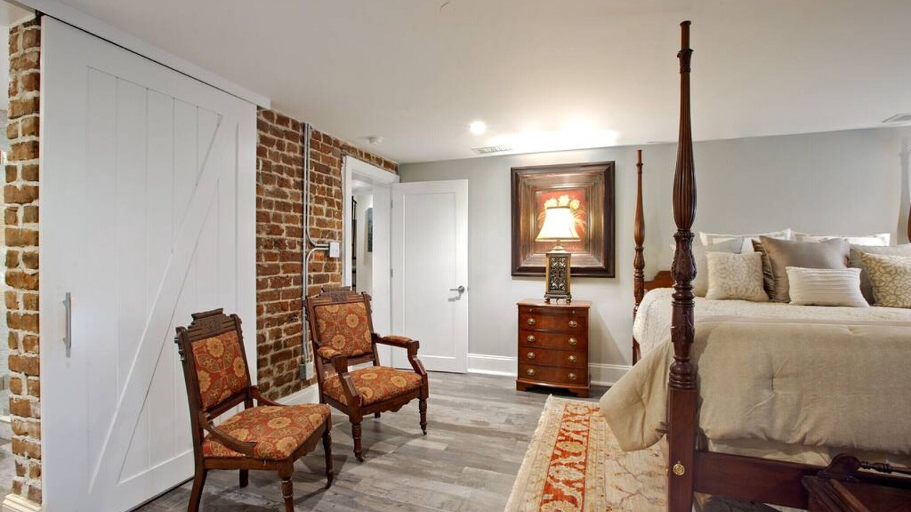 Photo of Bedroom in Historic District - North