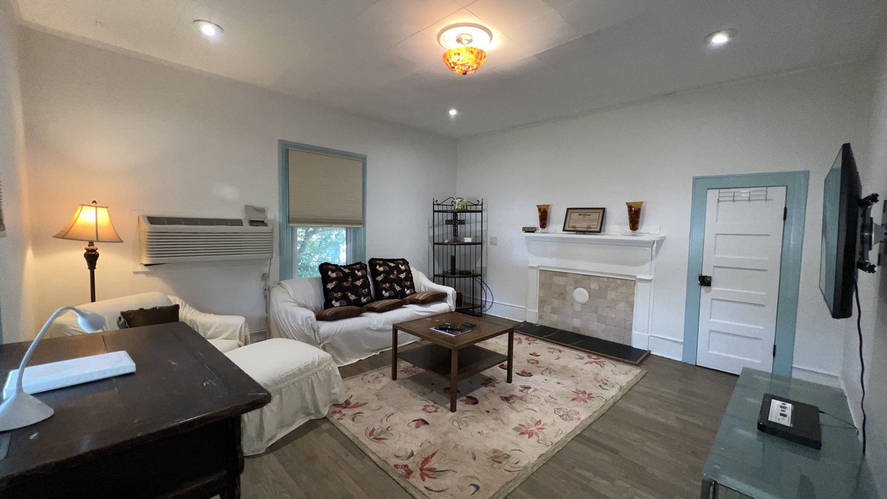 Photo of Livingroom in Cary