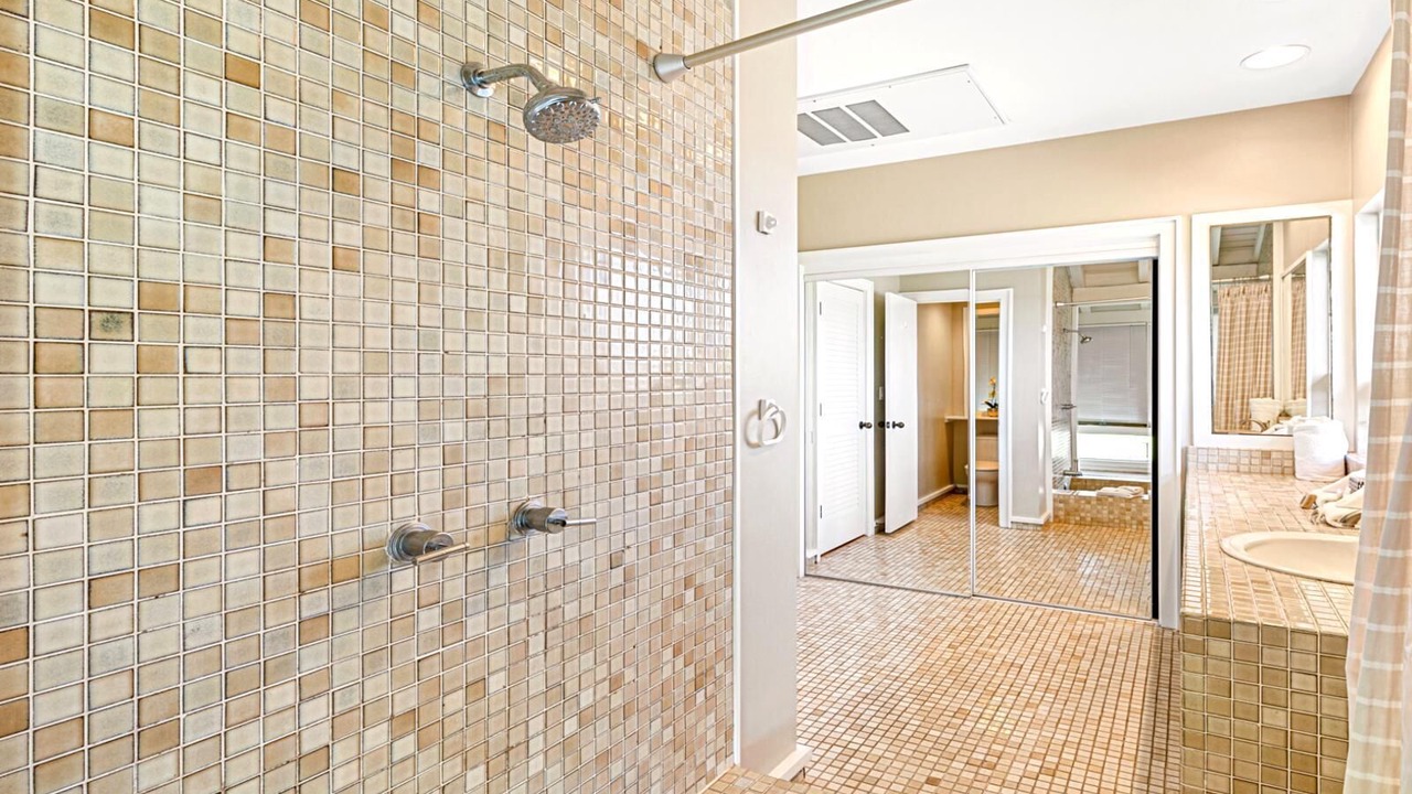 Photo of Bathroom in Napili