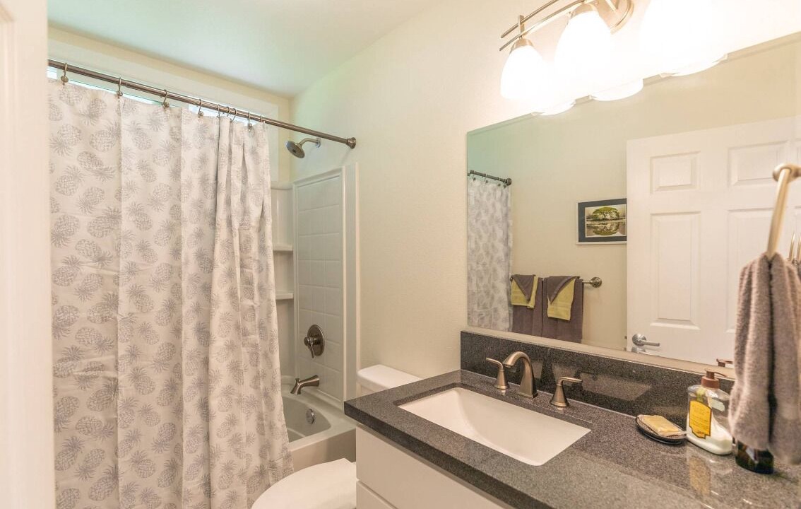 Photo of Bathroom in Hilo
