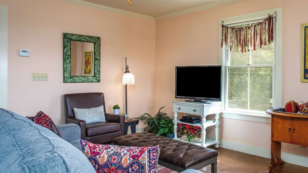 Photo of Livingroom in Fredericksburg