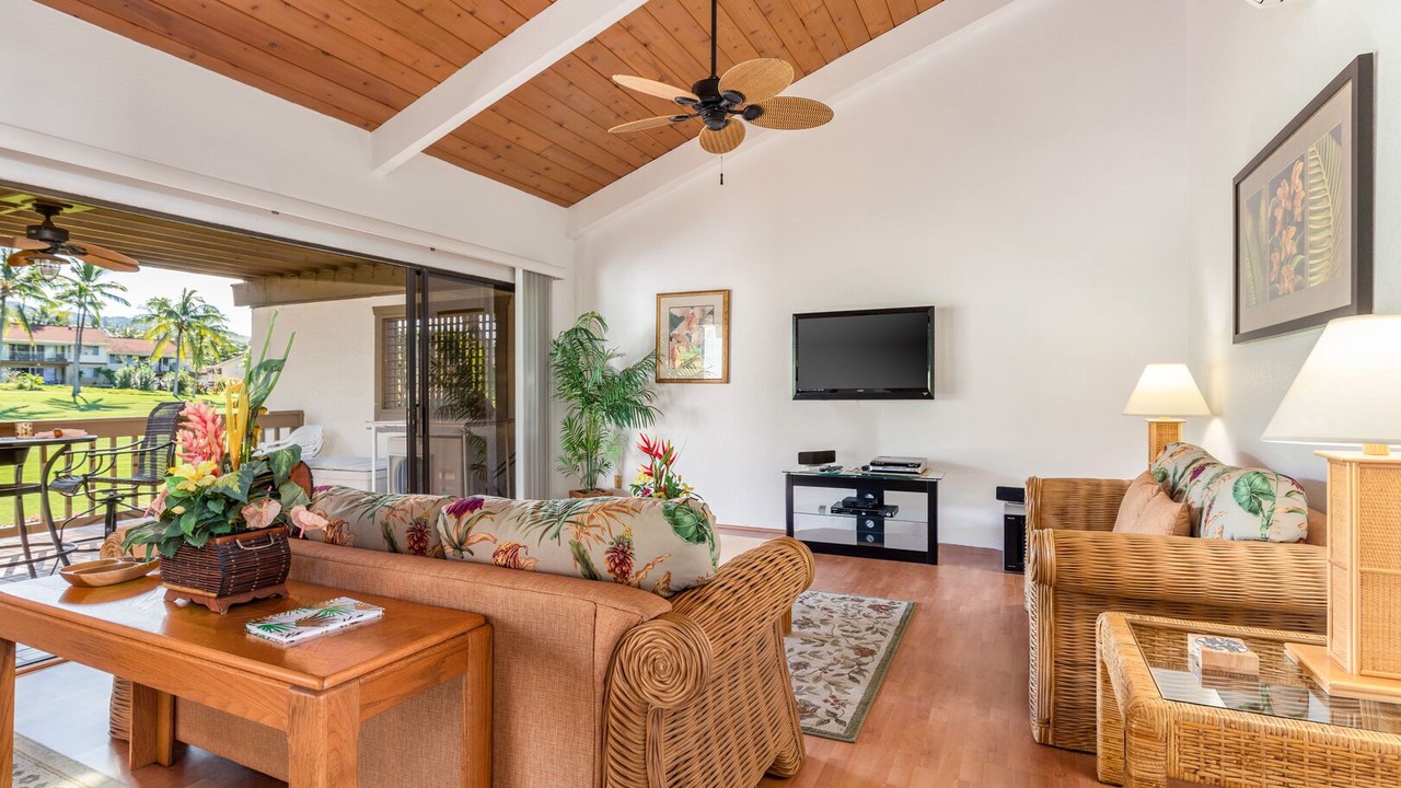 Photo of Livingroom in Kahaluu-Keauhou
