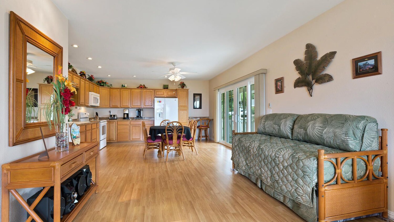 Photo of Bedroom in Kahaluu Bay