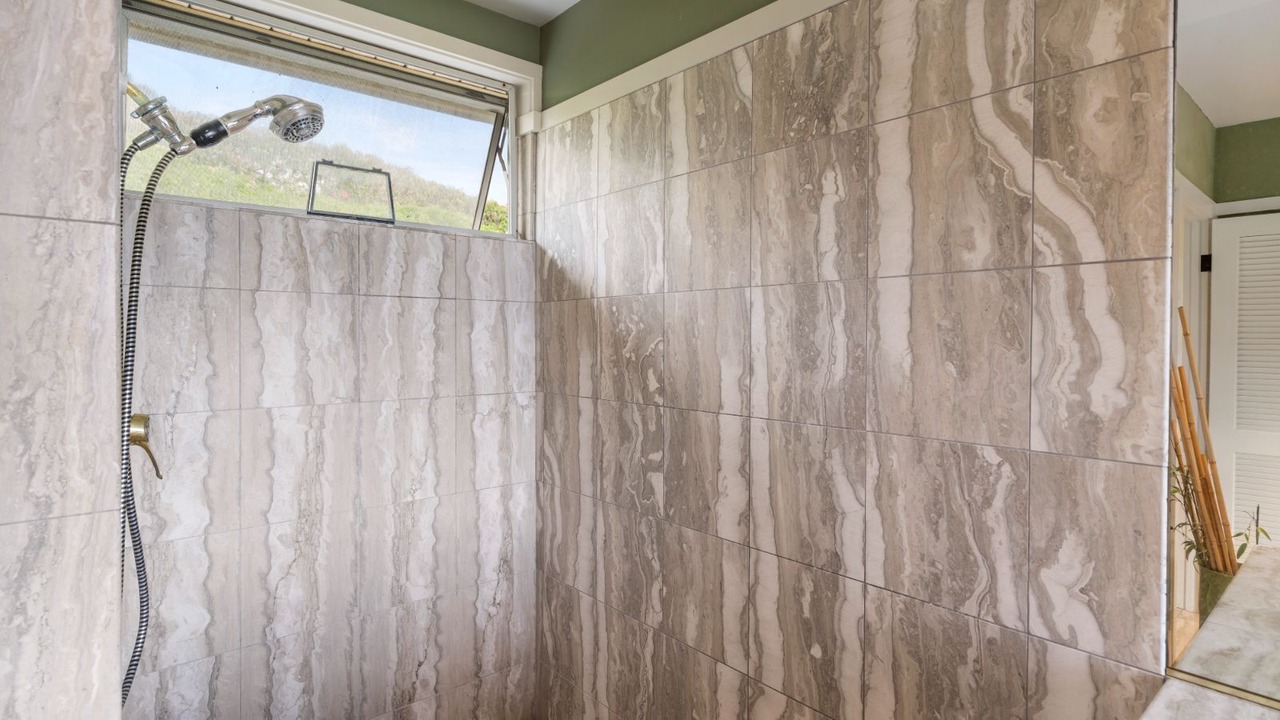Photo of Bathroom in Kahaluu Bay
