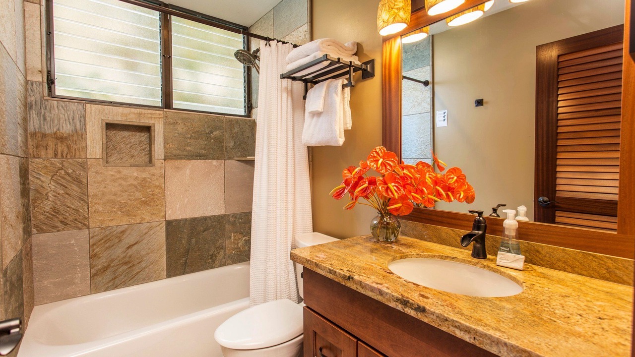 Photo of Bathroom in Kahaluu Bay