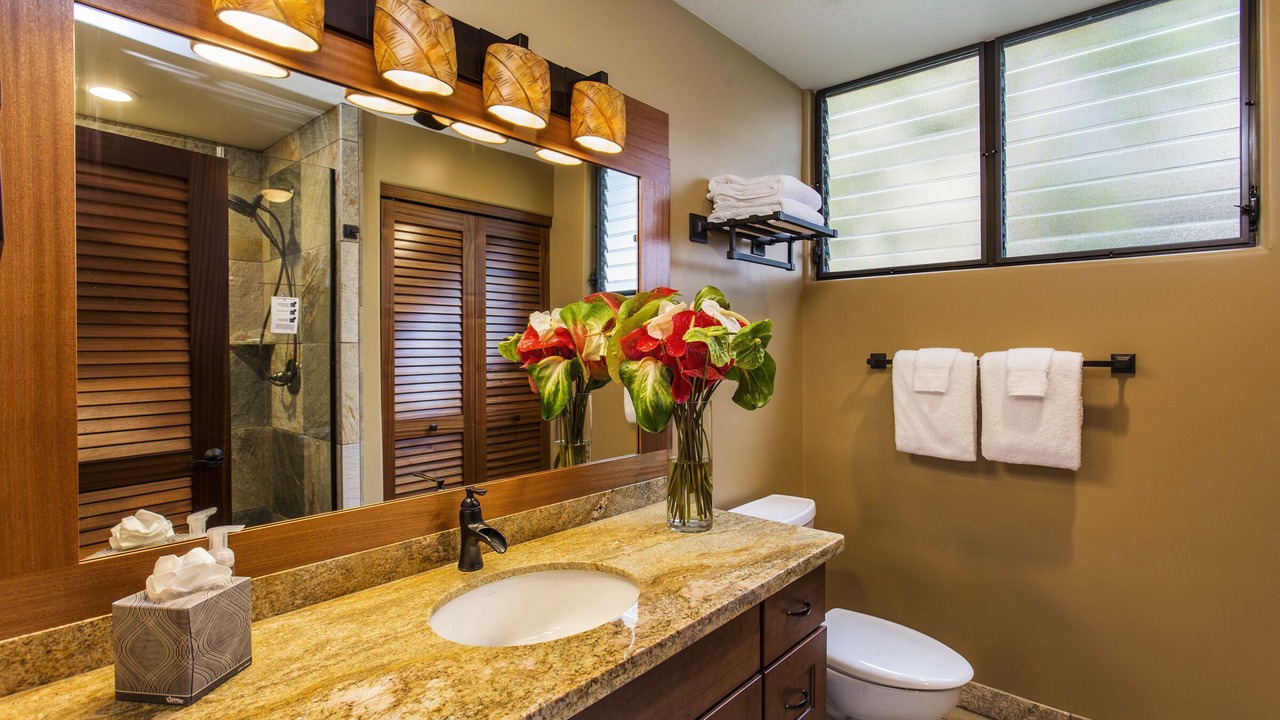 Photo of Bathroom in Kahaluu Bay