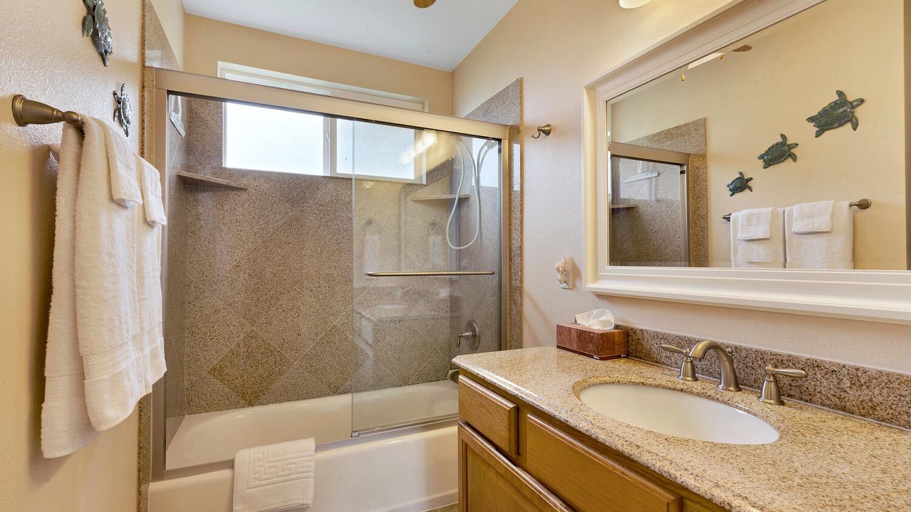 Photo of Bathroom in Kahaluu Bay