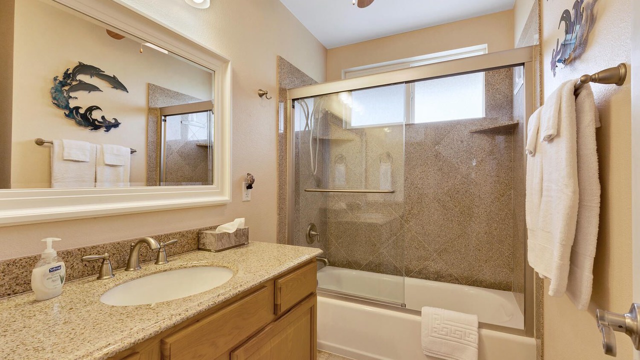 Photo of Bathroom in Kahaluu Bay