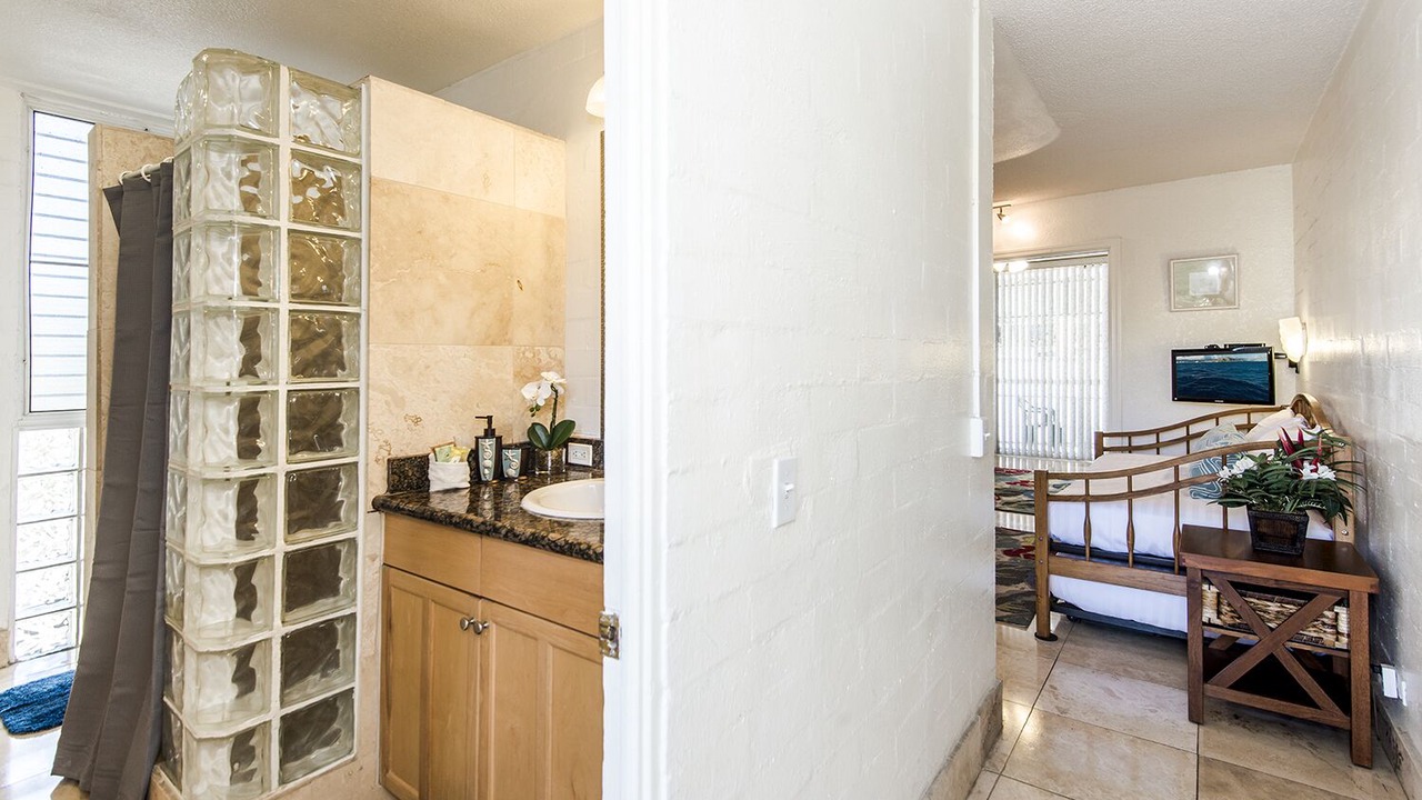 Photo of Bathroom in Waikiki