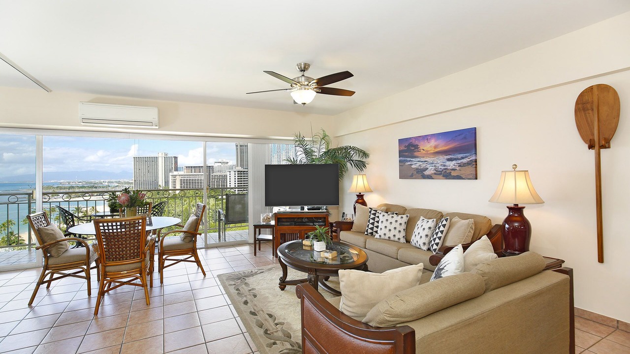 Photo of Livingroom in Waikiki
