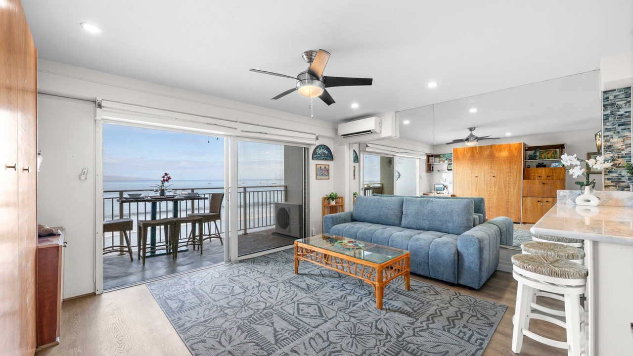 Photo of Livingroom in Historic Lahaina Front Street