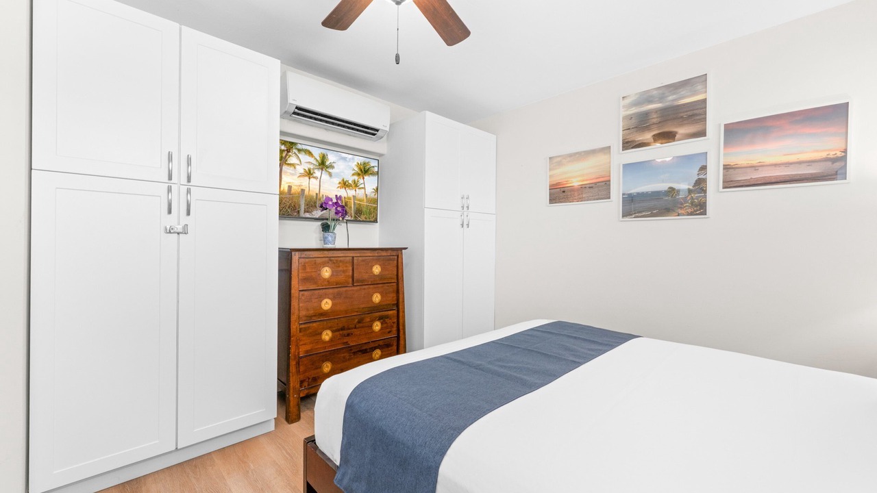Photo of Bedroom in Historic Lahaina Front Street