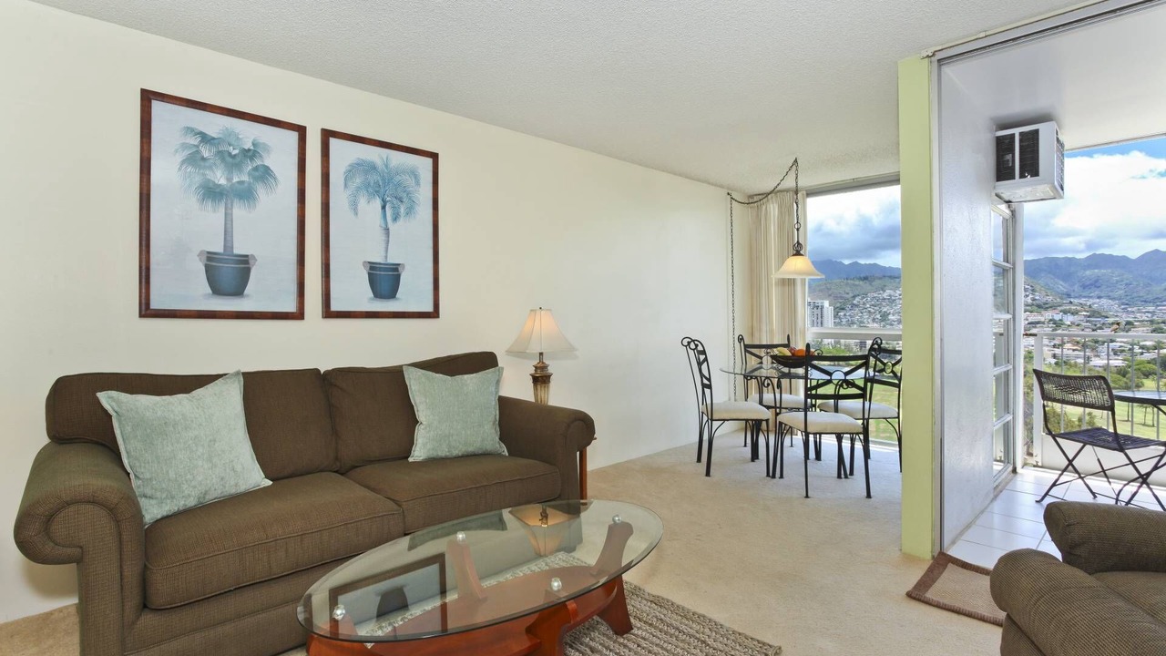 Photo of Livingroom in Waikiki