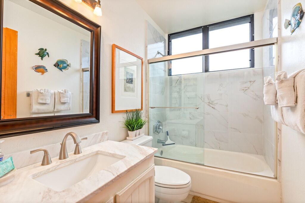Photo of Bathroom in Kahaluu Bay