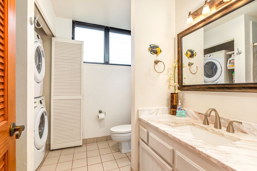 Photo of Bathroom in Kahaluu Bay