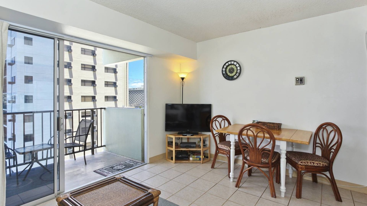 Photo of Livingroom in Waikiki
