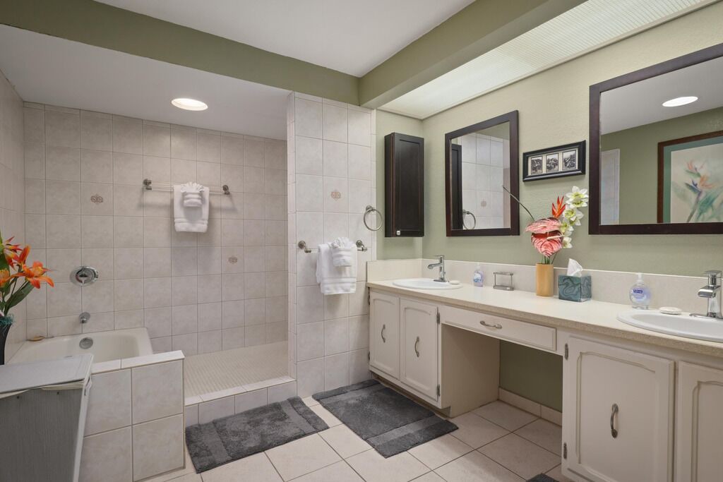 Photo of Bathroom in Kahaluu-Keauhou