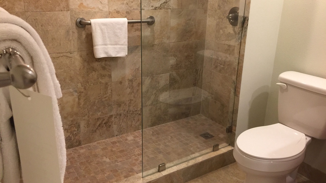 Photo of Bathroom in Historic Lahaina Front Street